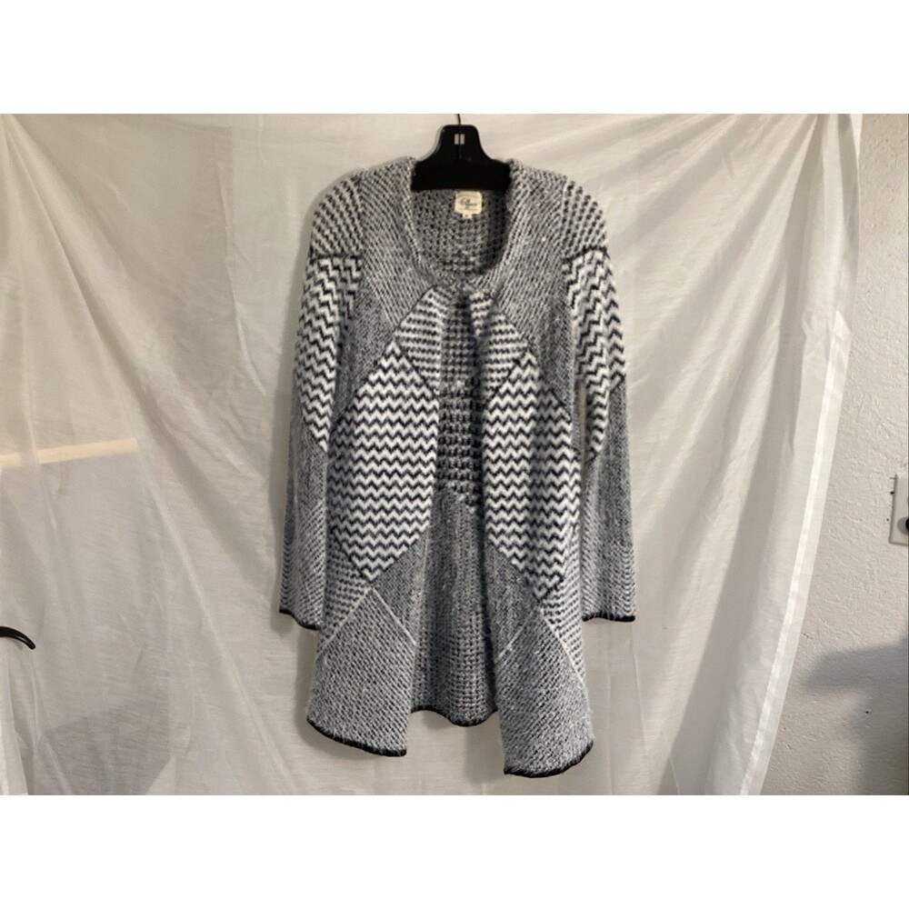 vtg effeci cardigan sz M open front  fuzzy knit geometric black/white/gray